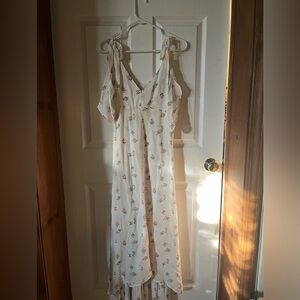 🚫SOLD🚫Reformation White Floral Maxi Dress